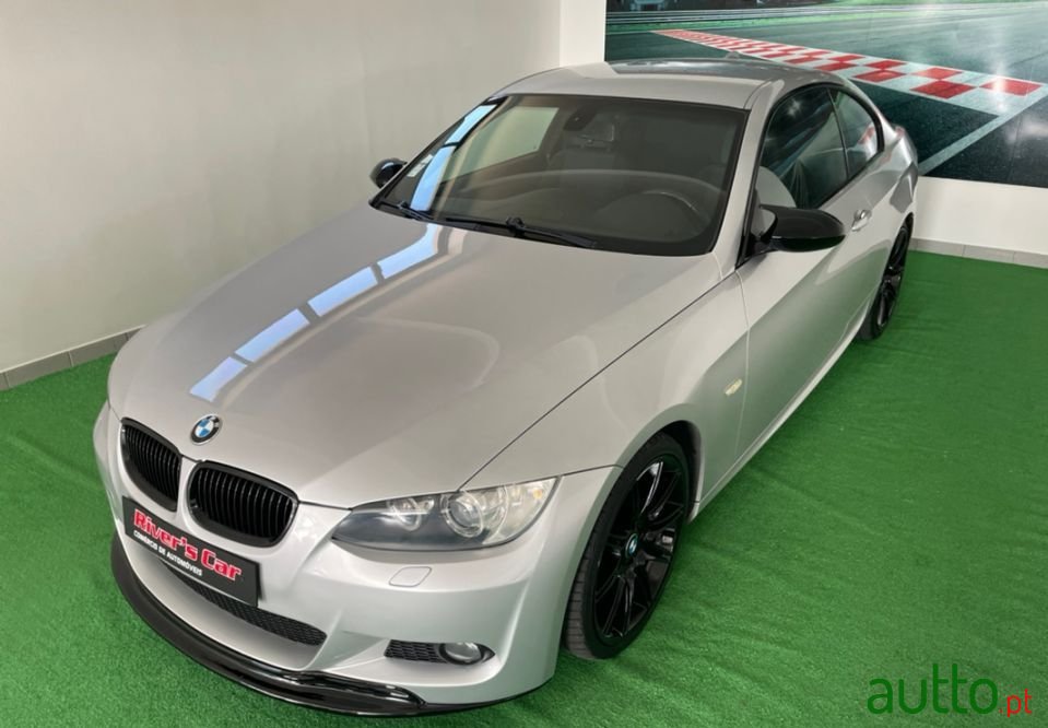 2008' BMW 320 photo #4