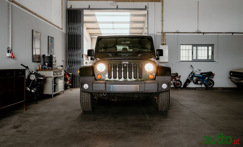 2013' Jeep Wrangler Unlimited photo #2