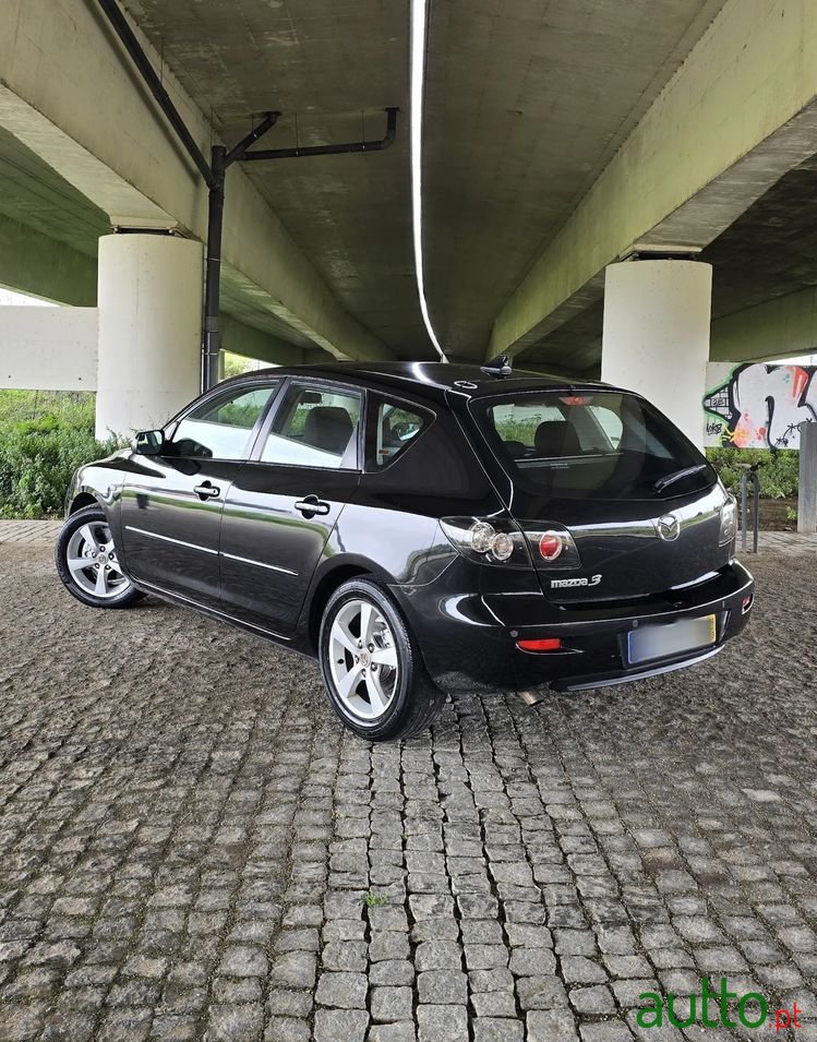 2006' Mazda 3 Hatchback photo #2