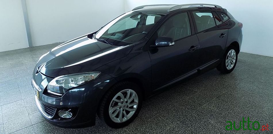 2013' Renault Megane Sport Tourer photo #1