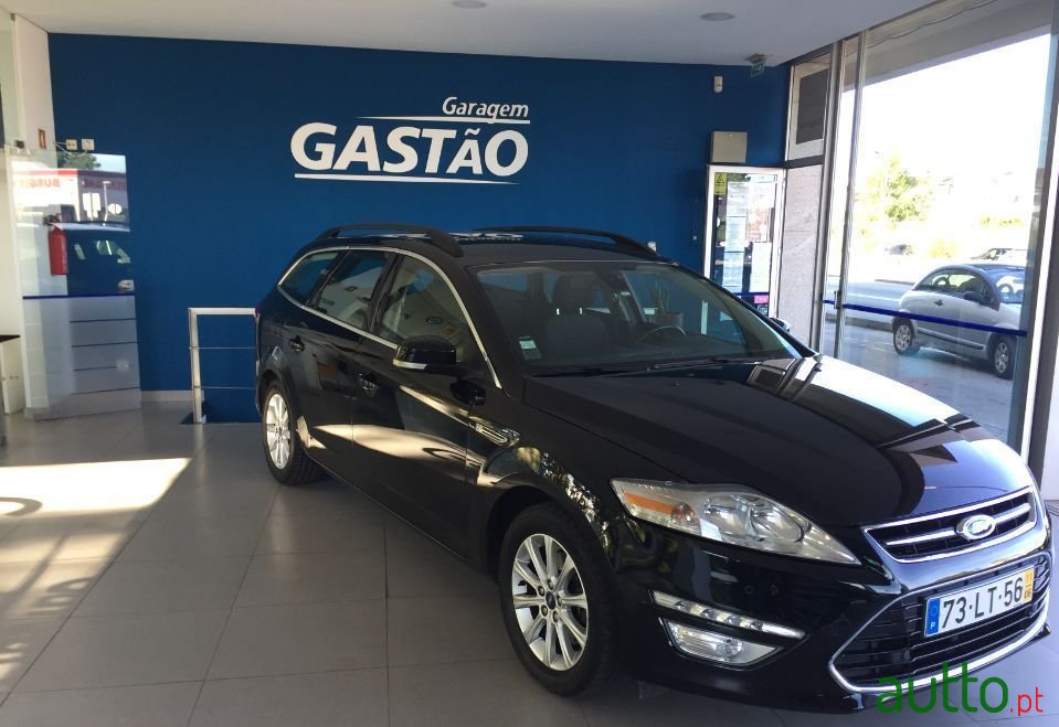 2011' Ford Mondeo Sw photo #1