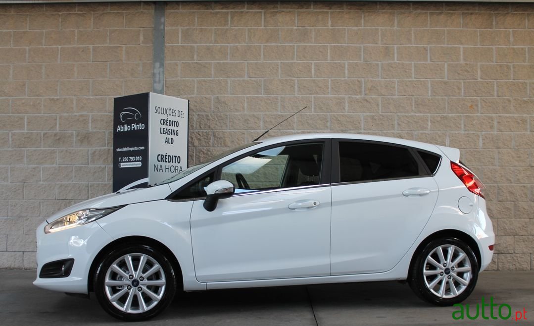2017' Ford Fiesta photo #2