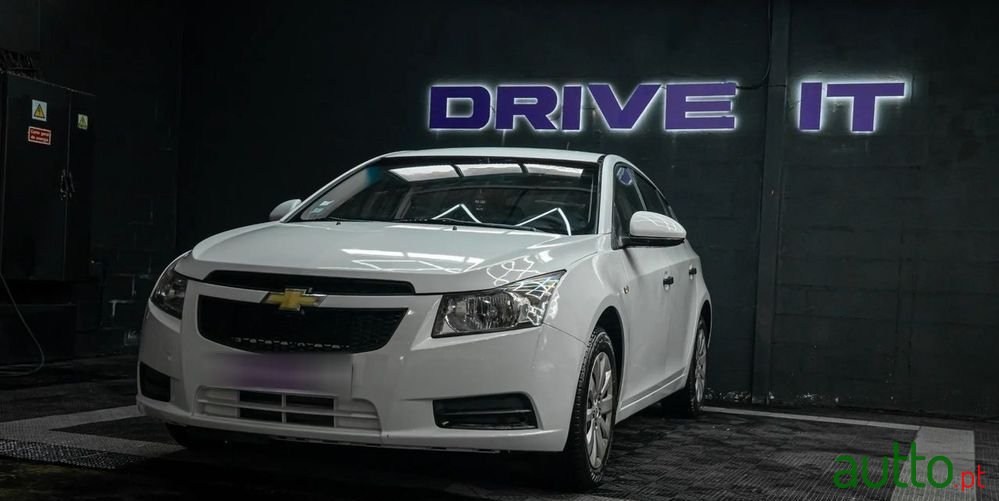 2012' Chevrolet Cruze photo #1