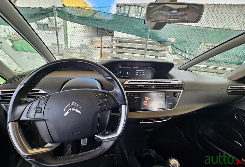2017' Citroen C4 Grand Picasso photo #6