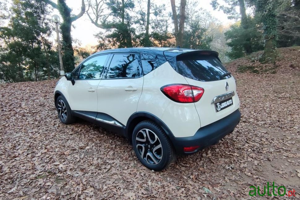 2015' Renault Captur photo #4