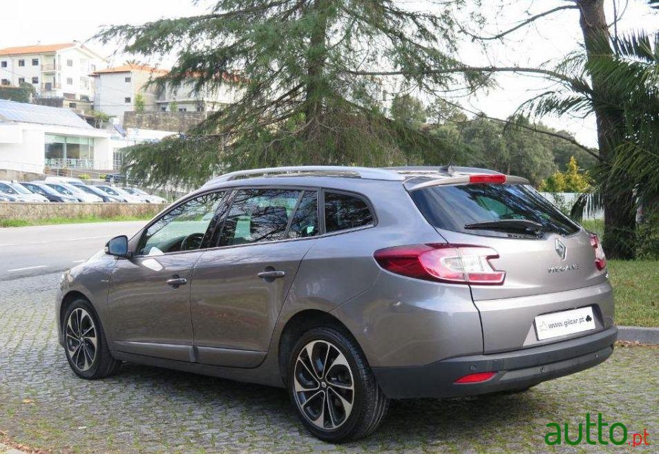 2014' Renault Megane Sport Tourer photo #2
