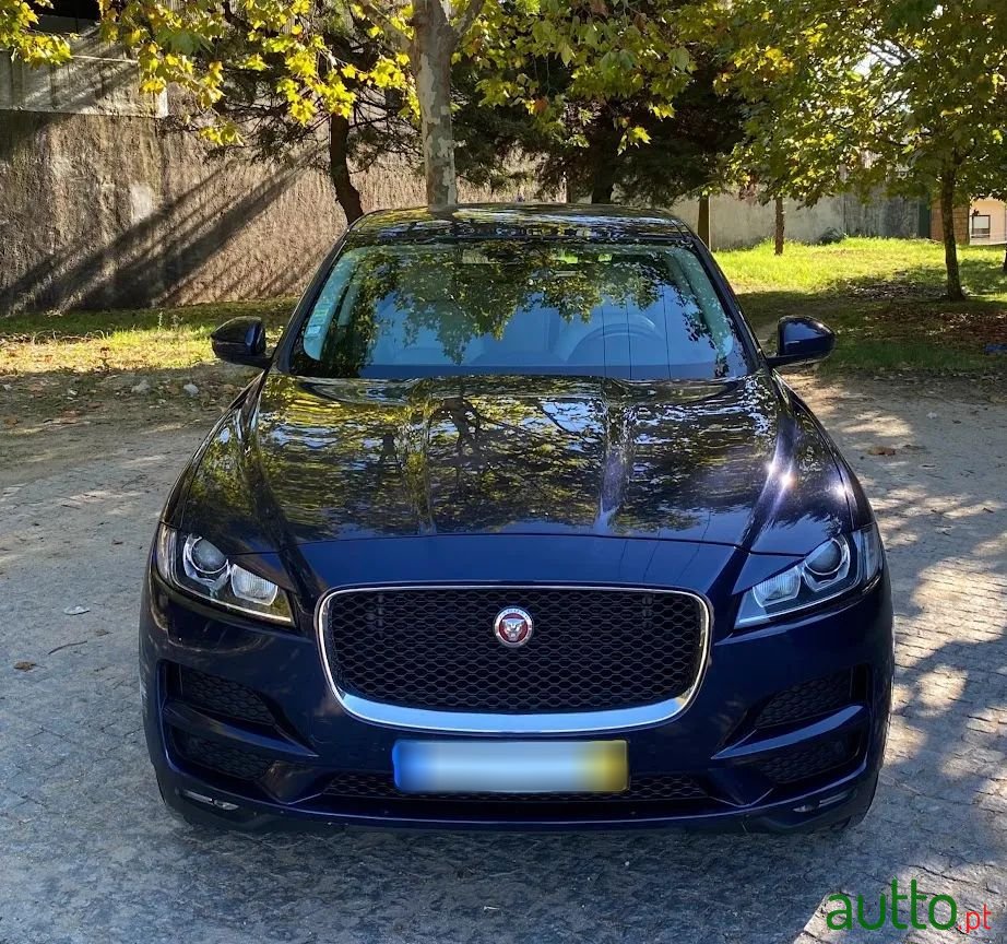 2016' Jaguar F-Pace photo #1