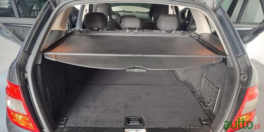 2010' Mercedes-Benz C-200 photo #6