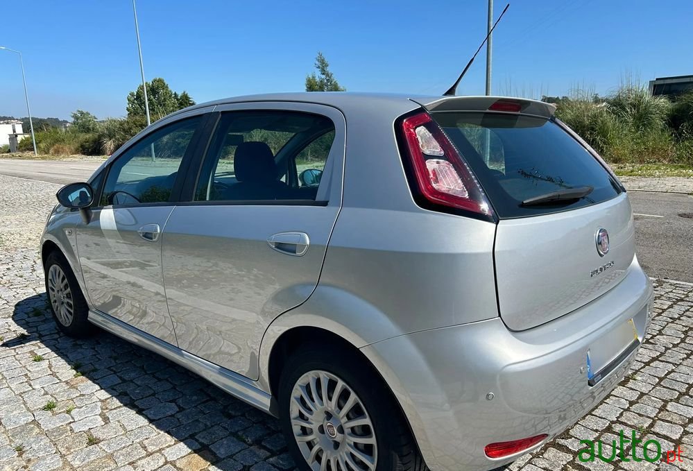 2014' Fiat Punto 1.2 Easy S&S photo #6