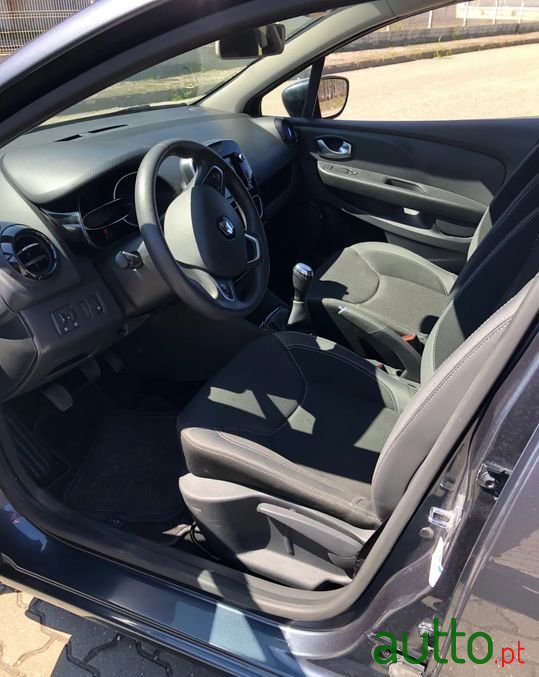 2019' Renault Clio photo #6