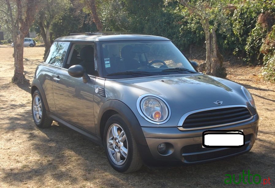 2009' MINI Cooper photo #3
