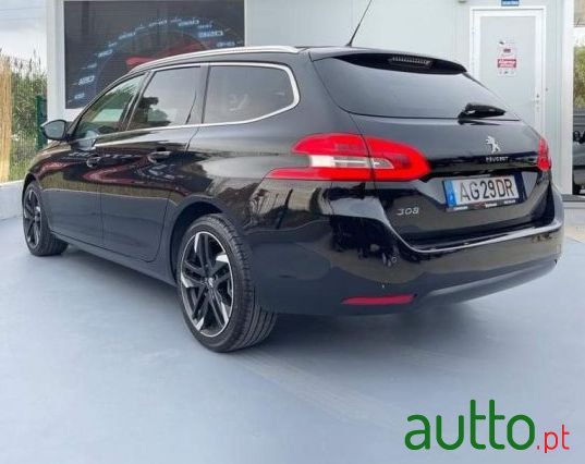 2017' Peugeot 308 Sw photo #2