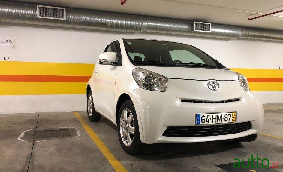 2009' Toyota iQ photo #2