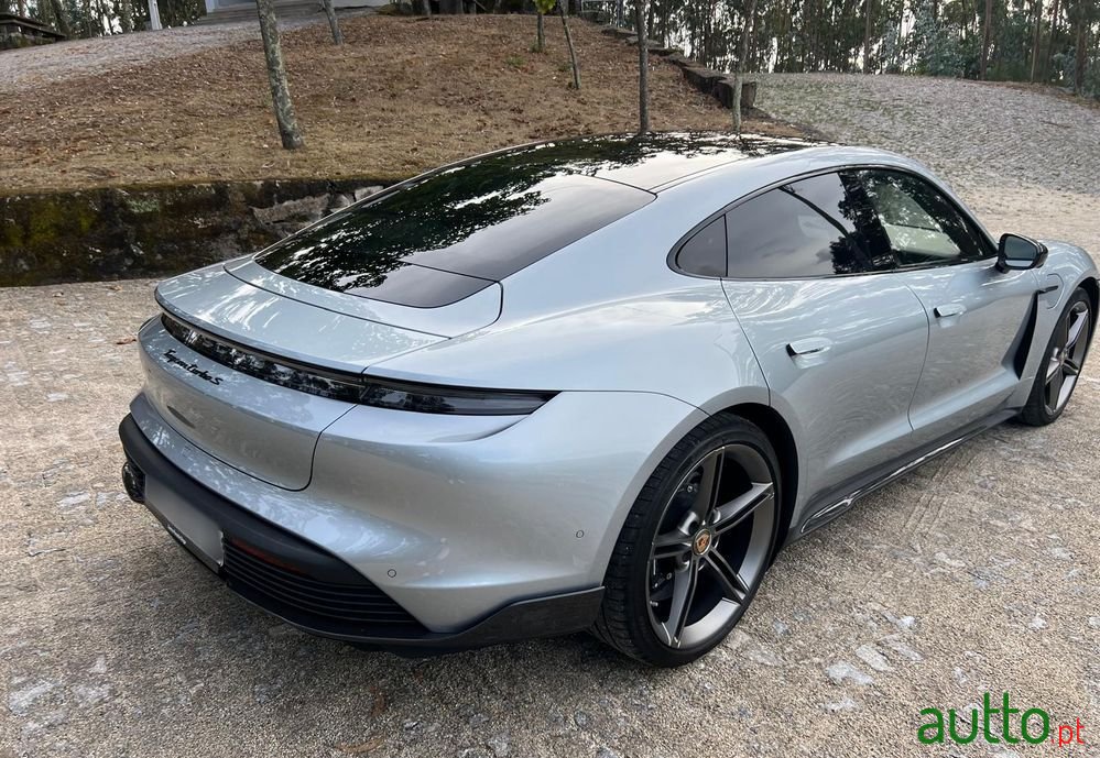 2020' Porsche Taycan Turbo S photo #6