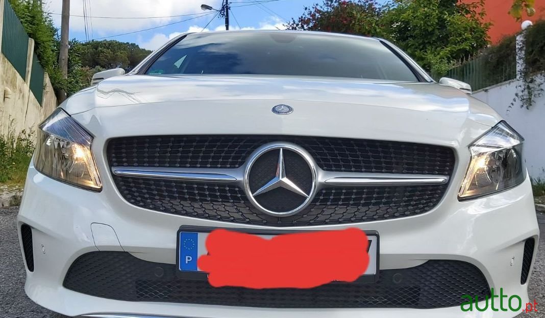 2016' Mercedes-Benz A-200 Ver-D-Urban photo #3