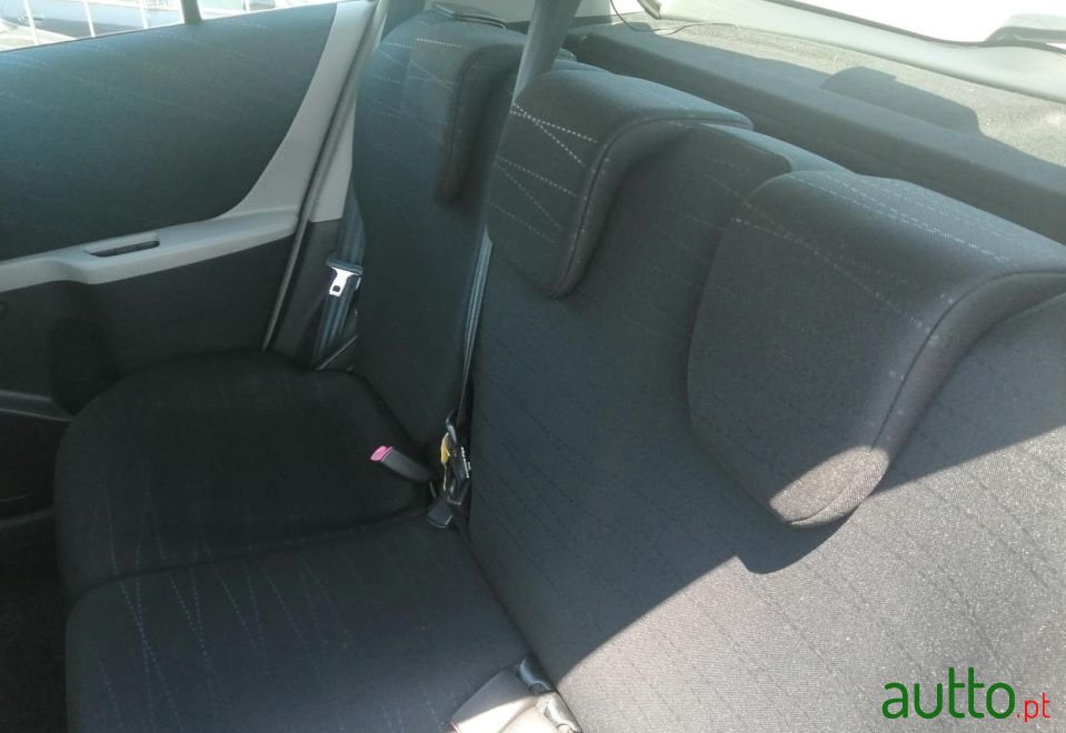 2007' Toyota Yaris photo #6