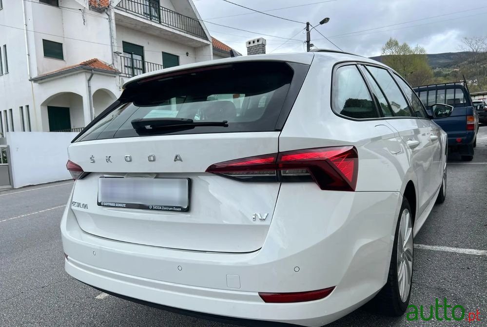 2021' Skoda Octavia Break photo #3