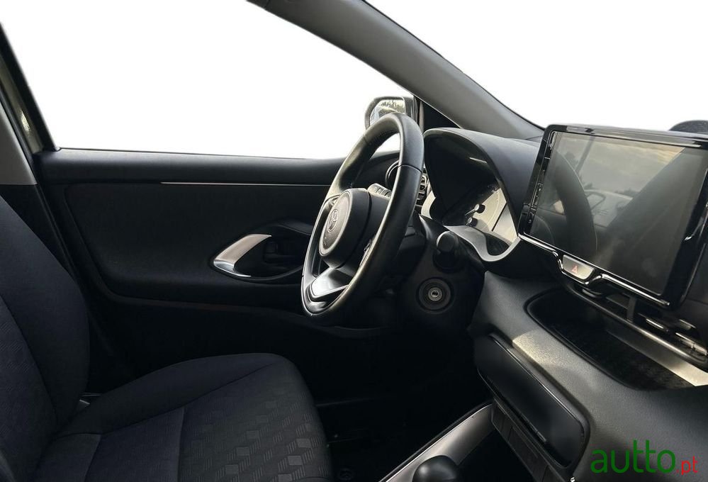 2024' Toyota Yaris photo #6