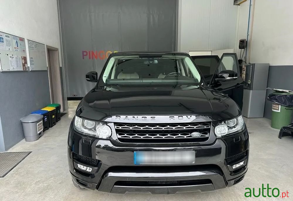 2015' Land Rover Range Rover Sport photo #2