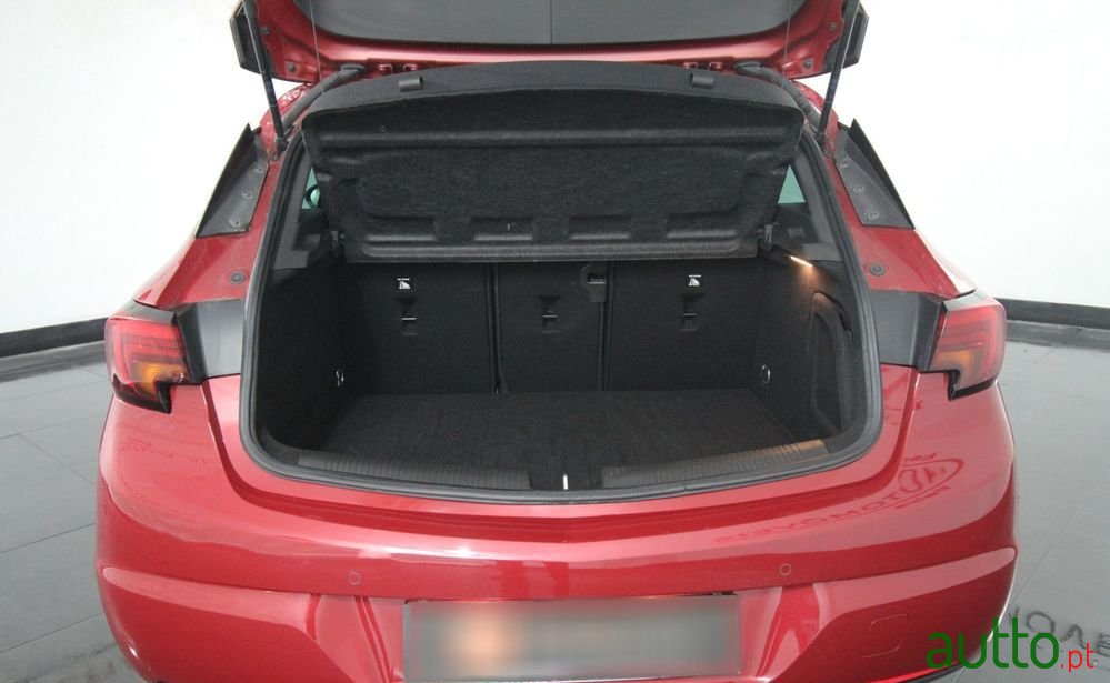 2019' Opel Astra photo #5