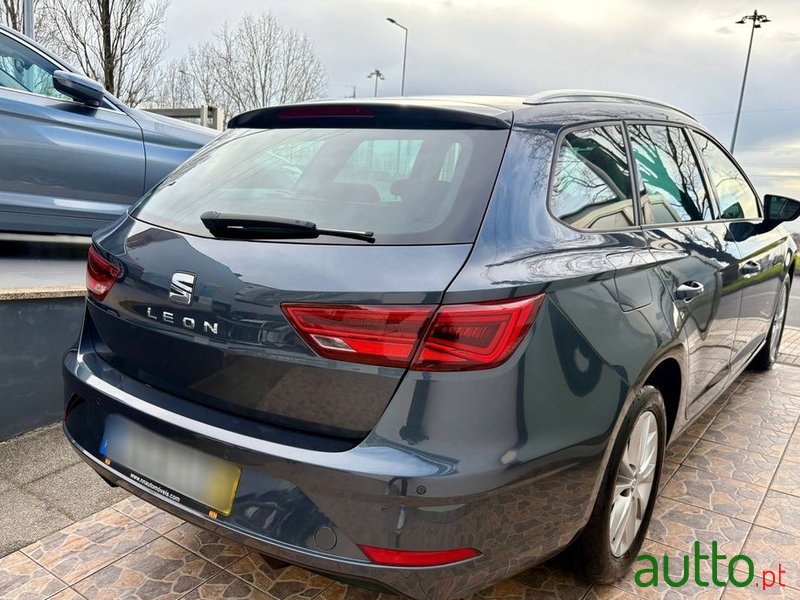 2018' SEAT Leon St photo #3