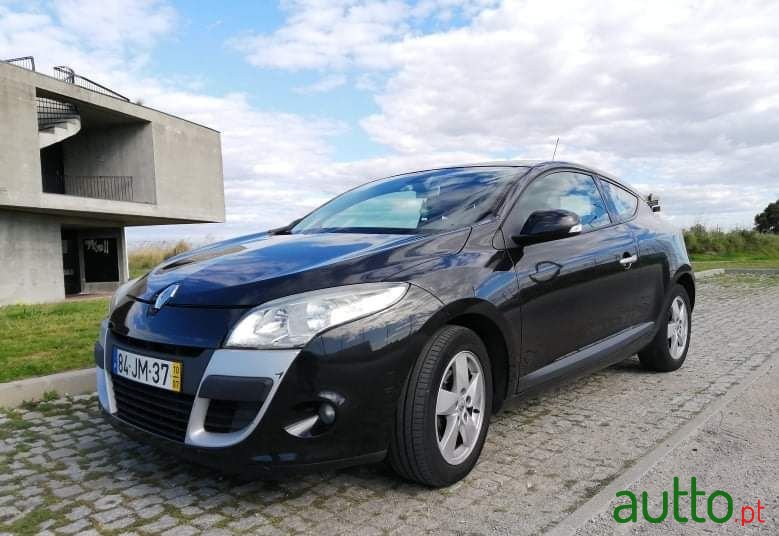 2010' Renault Megane Coupe photo #1