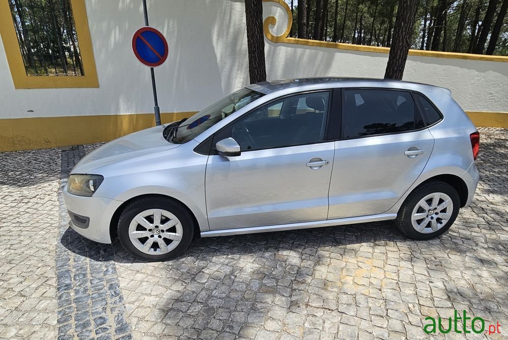 2010' Volkswagen Polo photo #3