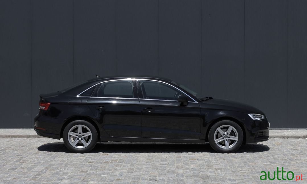 2017' Audi A3 Sport photo #2