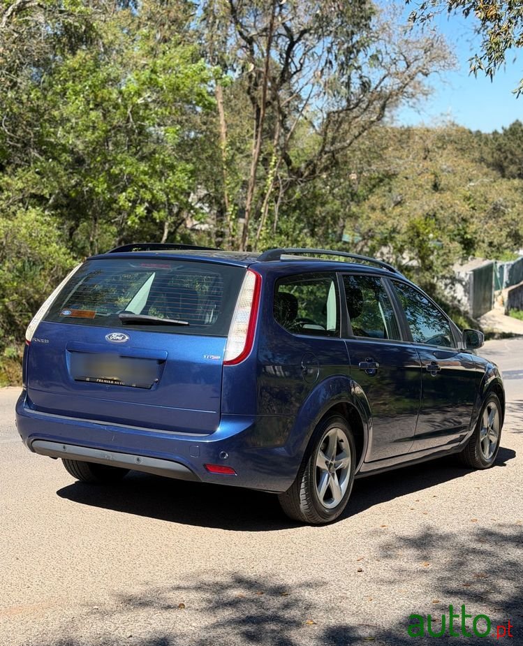 2009' Ford Focus Sw photo #6