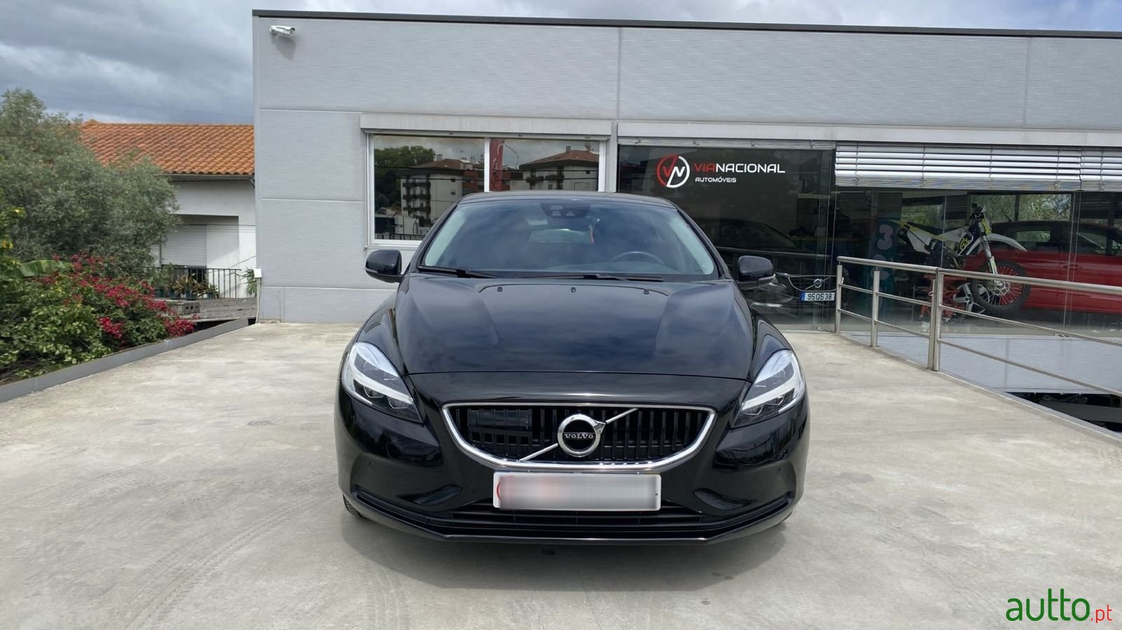 2017' Volvo V40 photo #3