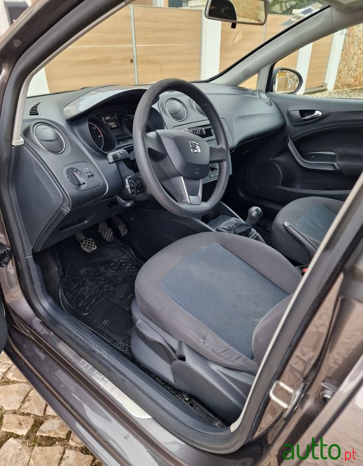 2015' SEAT Ibiza St photo #5