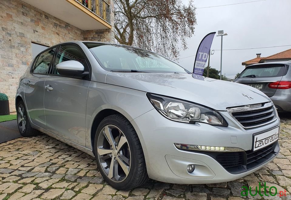 2017' Peugeot 308 photo #2