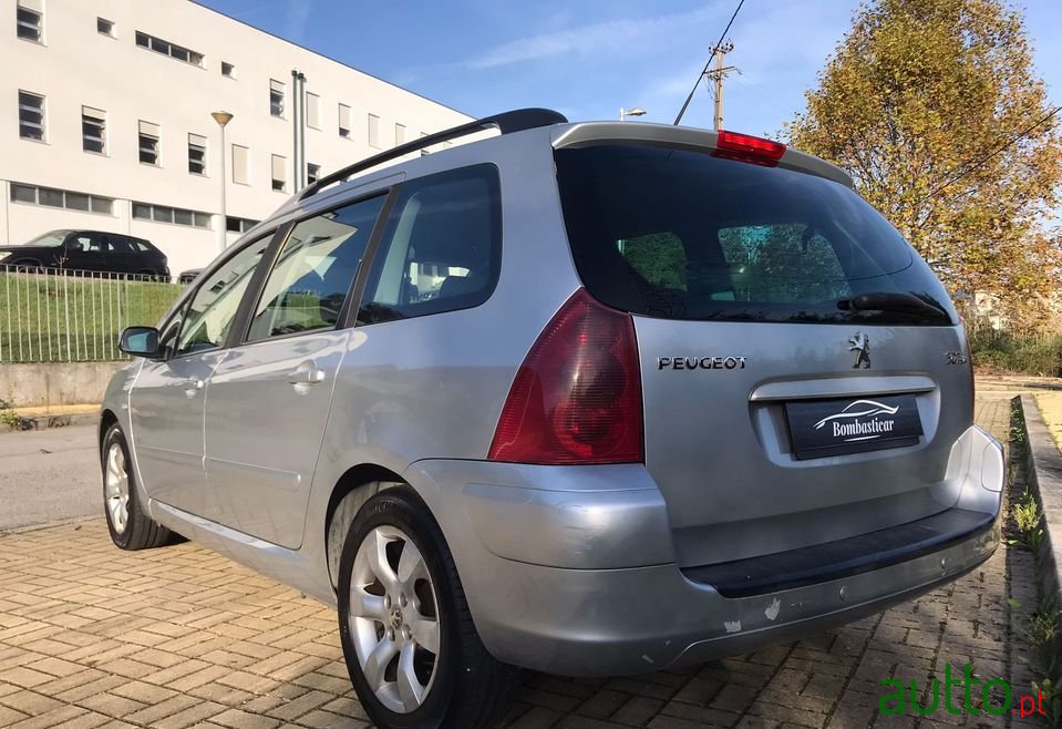 2006' Peugeot 307 Sw photo #2