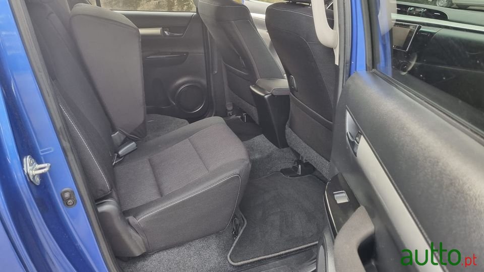 2018' Toyota Hilux photo #3