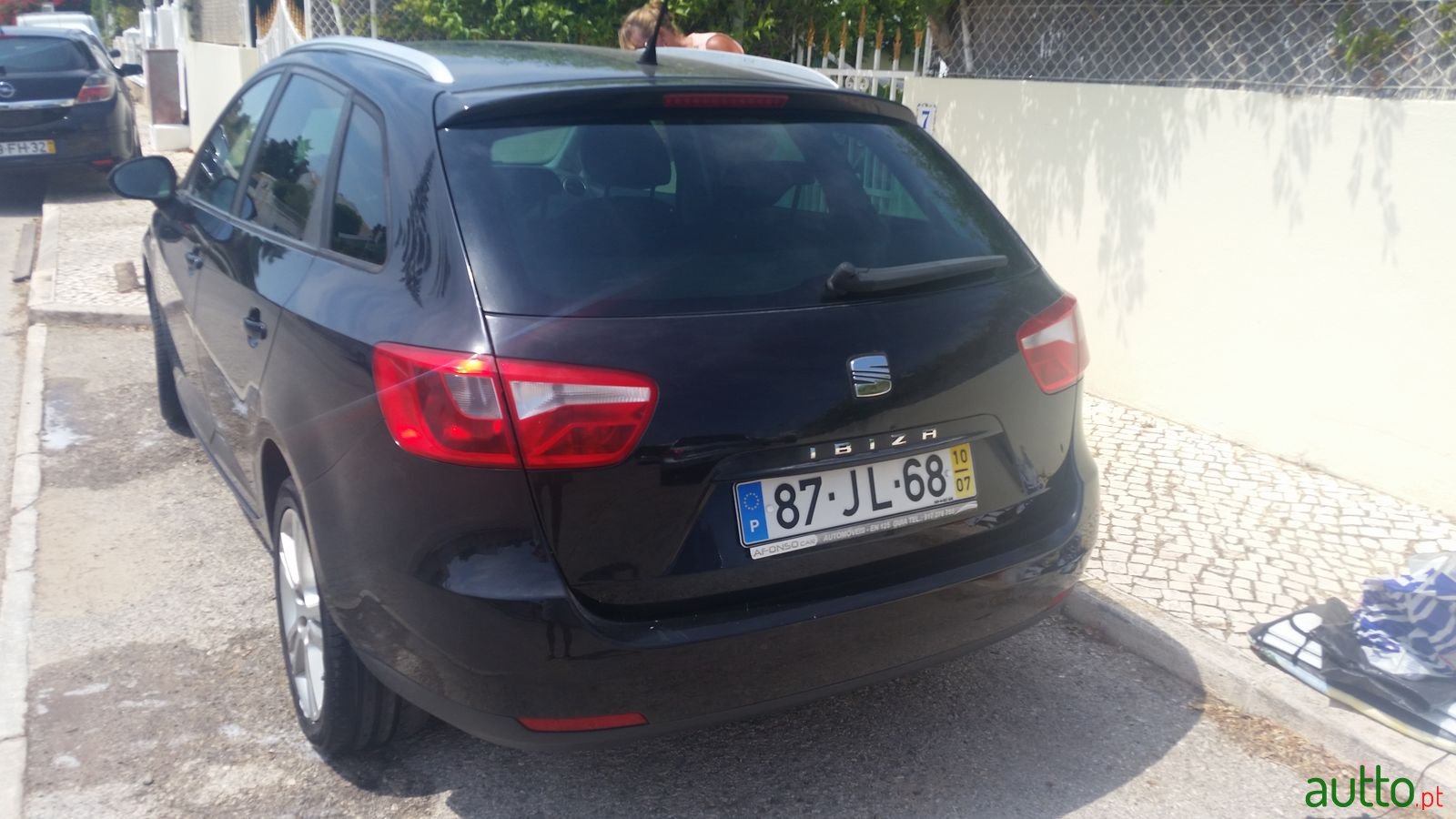 2010' SEAT Ibiza photo #1