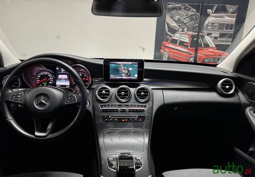 2018' Mercedes-Benz Classe C photo #5