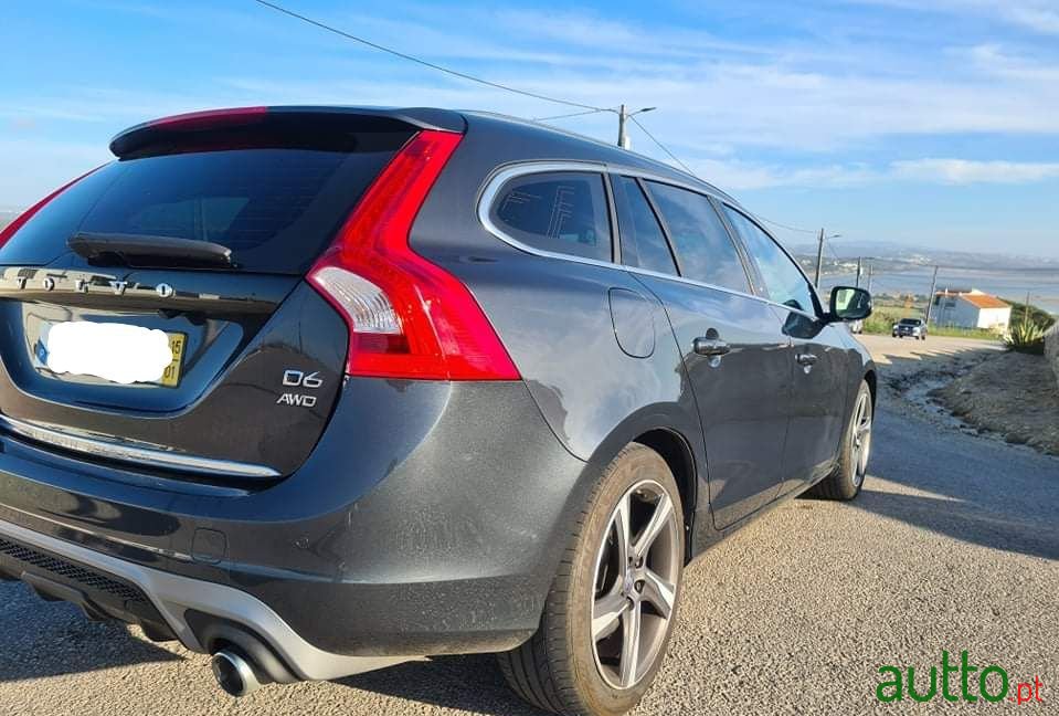 2015' Volvo V60 photo #4