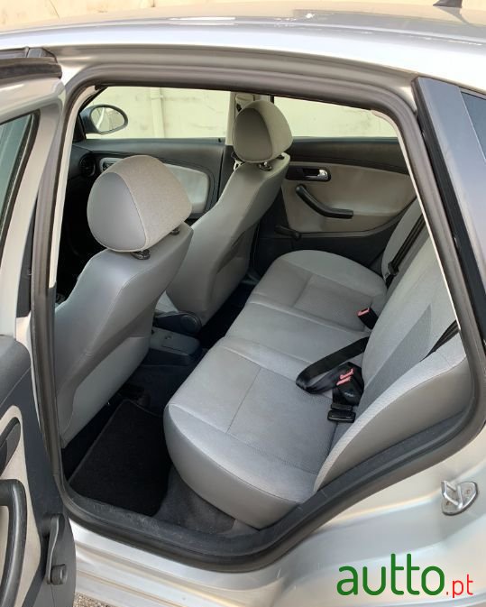 2002' SEAT Ibiza photo #6