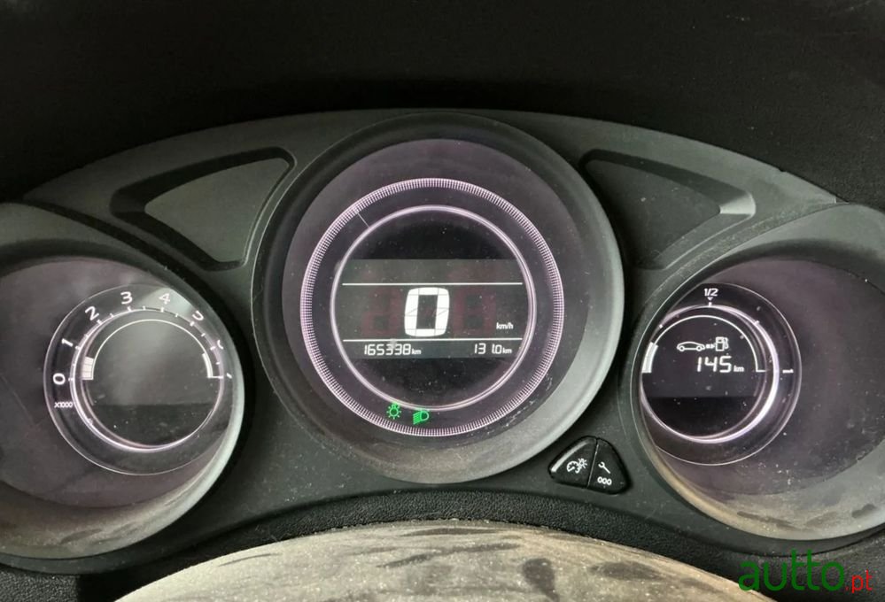 2017' Citroen C4 photo #6
