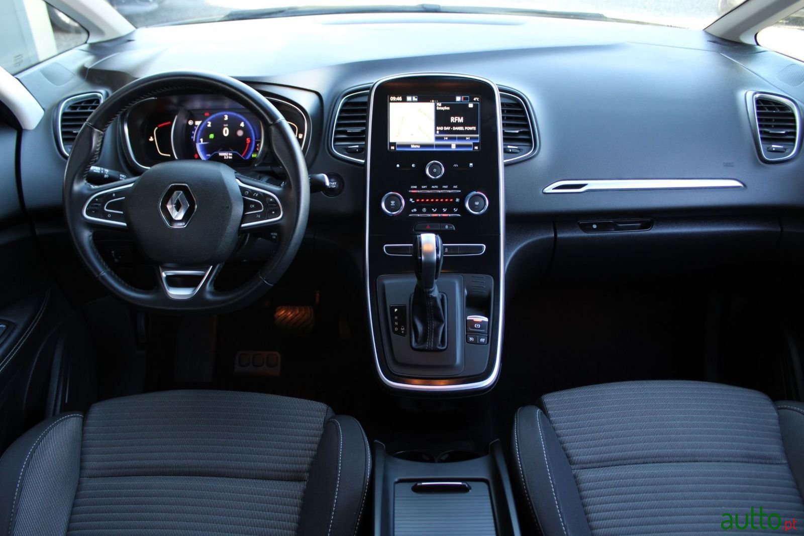 2018' Renault Grand Scenic photo #2