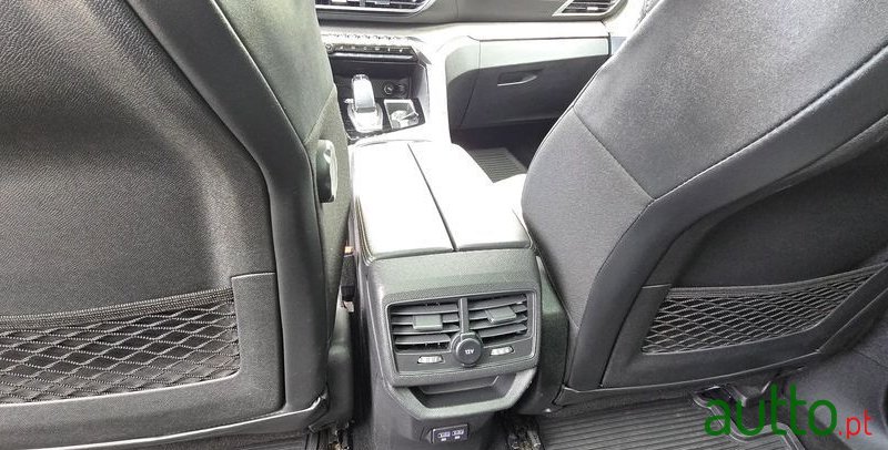 2021' Peugeot 3008 photo #4