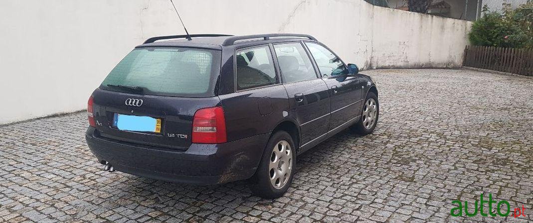 2000' Audi A4 Avant photo #2