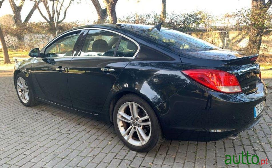 2010' Opel Insignia photo #3