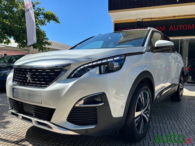 2020' Peugeot 3008 photo #3