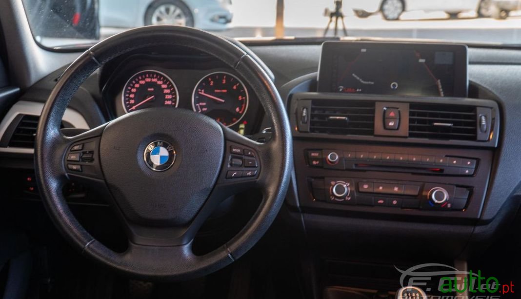 2011' BMW 116 photo #3