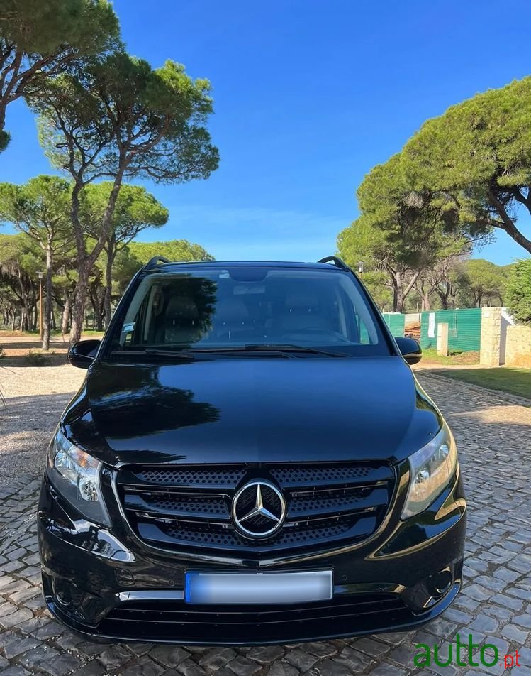 2015' Mercedes-Benz Vito photo #2