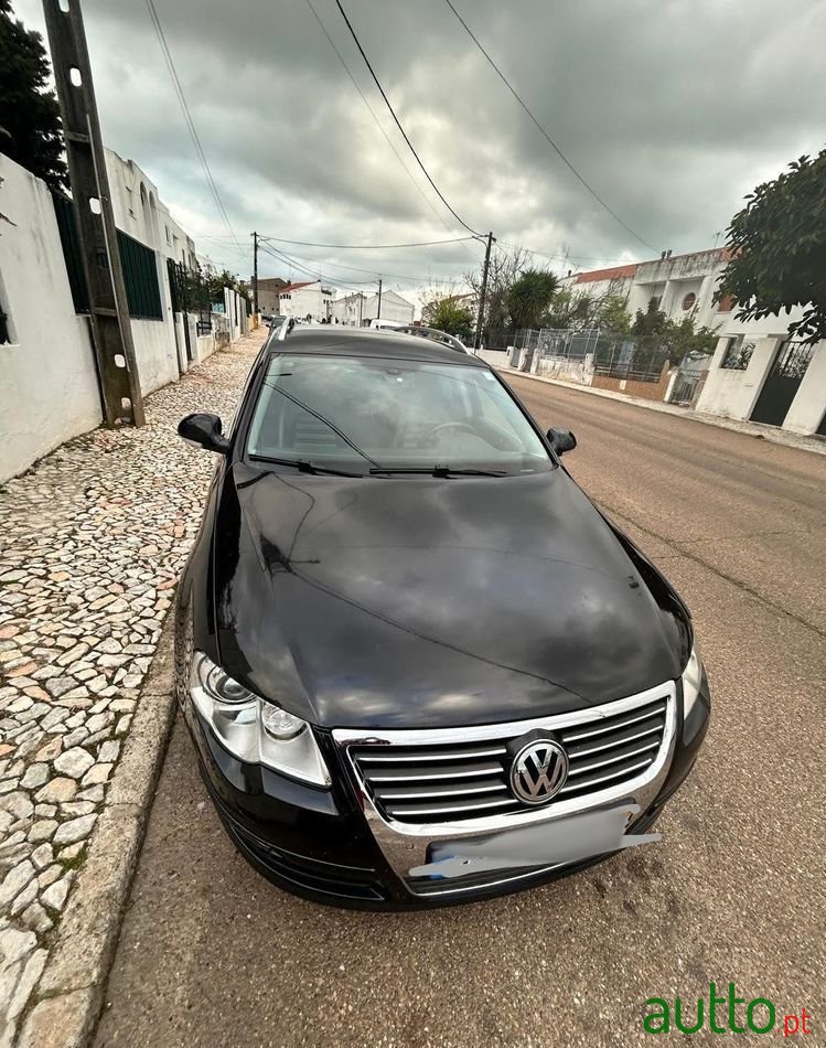 2007' Volkswagen Passat Variant photo #1