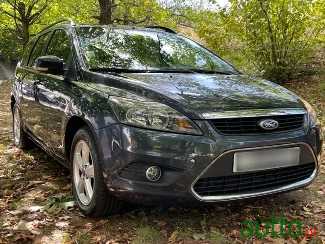 2010' Ford Focus Sw photo #1