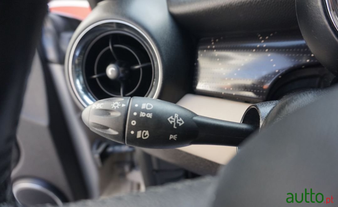 2013' MINI Cooper photo #4