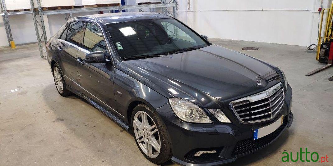 2010' Mercedes-Benz E-250 photo #1